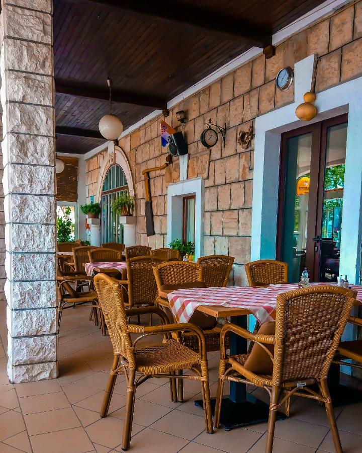 Apartment Astoria Krilo Екстериор снимка